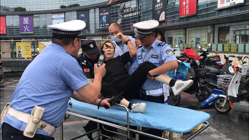 保安公司交通指揮員熱心助人得表?yè)P(yáng)_副本.jpg