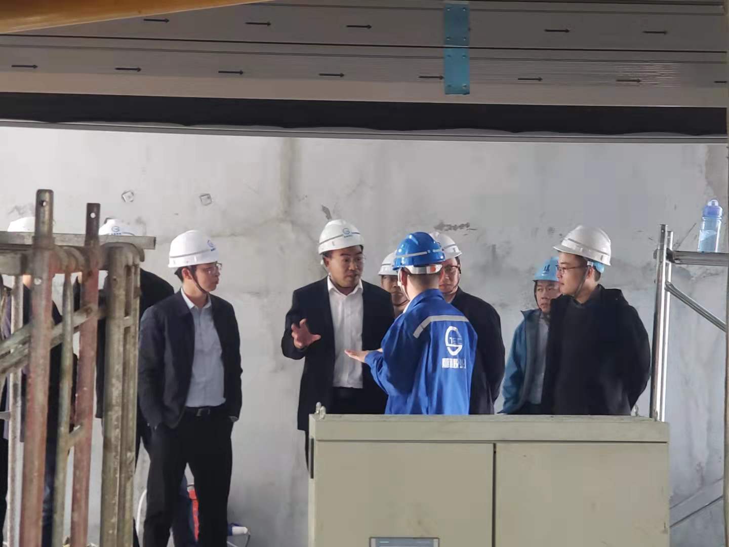 安保公司至南京建鄴區(qū)開展停車設(shè)施建設(shè)項目考察工作.jpg