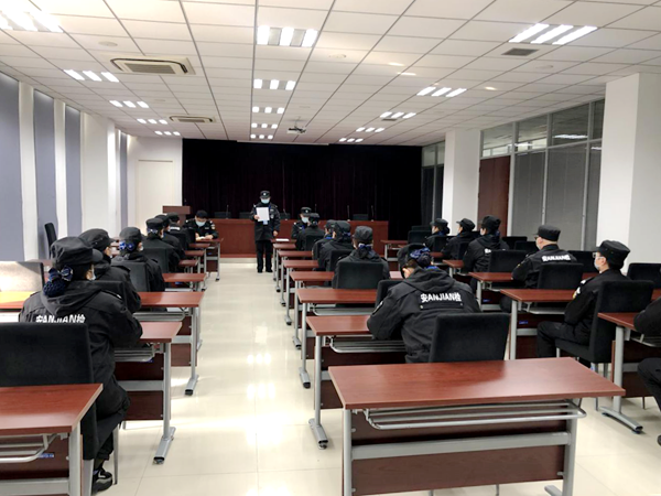 安保公司組織開展安檢員對乘客攜帶物品的相關(guān)培訓(xùn).png