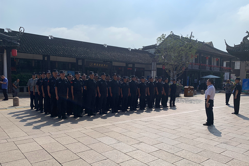 保安公司全力護航2019年周莊燈會.jpg